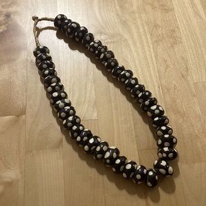 African skunk Black with white dots decorative home beads
